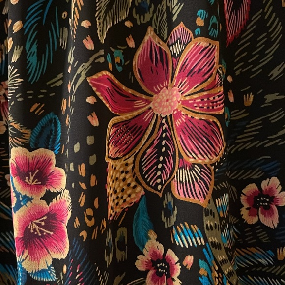 EVEREVE Azalea matching set One Shoulder Top + Maxi Skirt 2 Pieces, never worn. - Picture 6 of 6